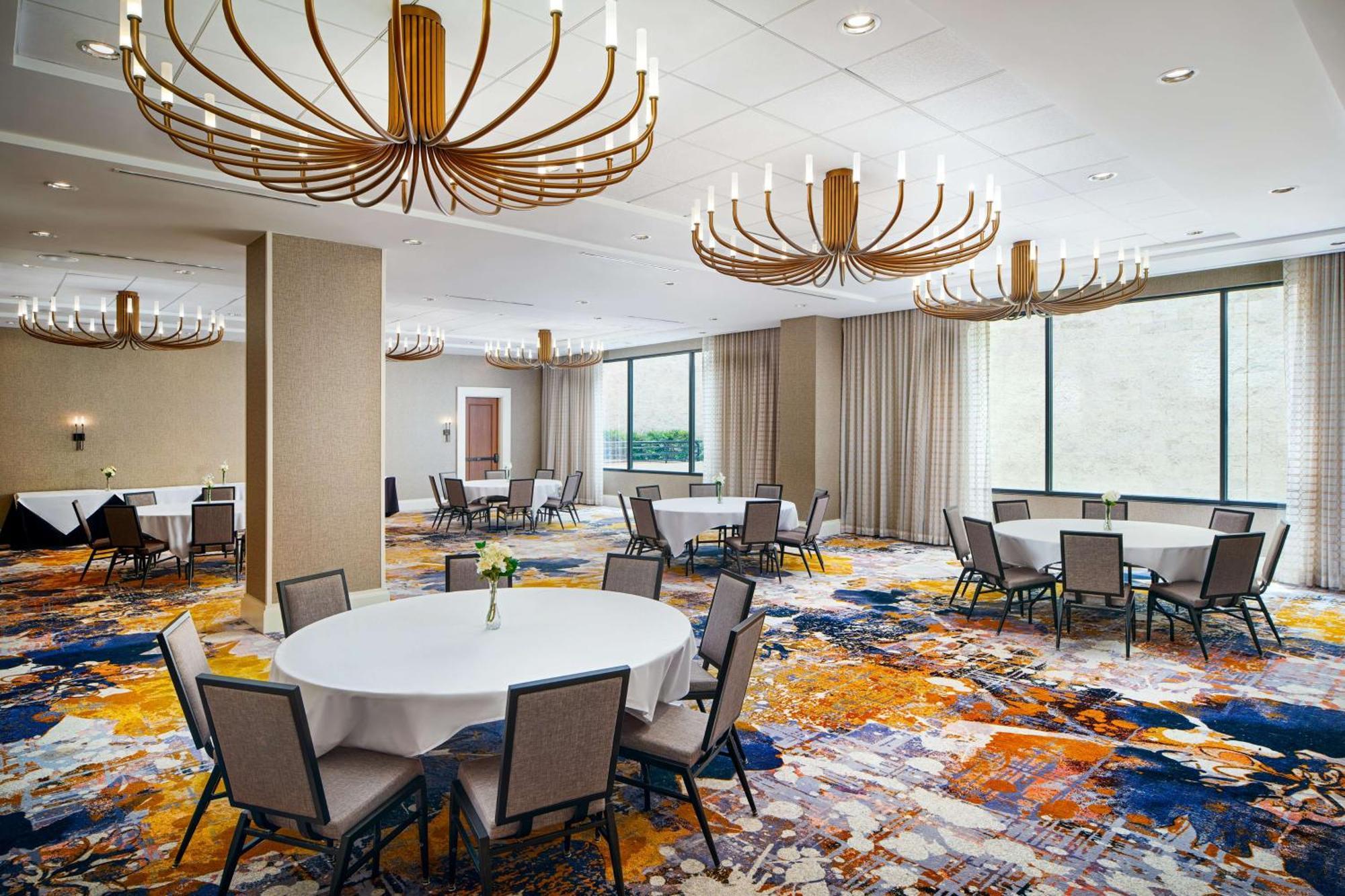 Hotel Embassy By Hilton Buckhead