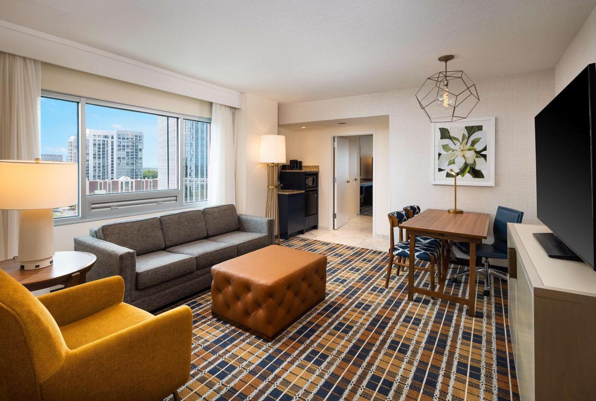 Hotel Embassy By Hilton Buckhead